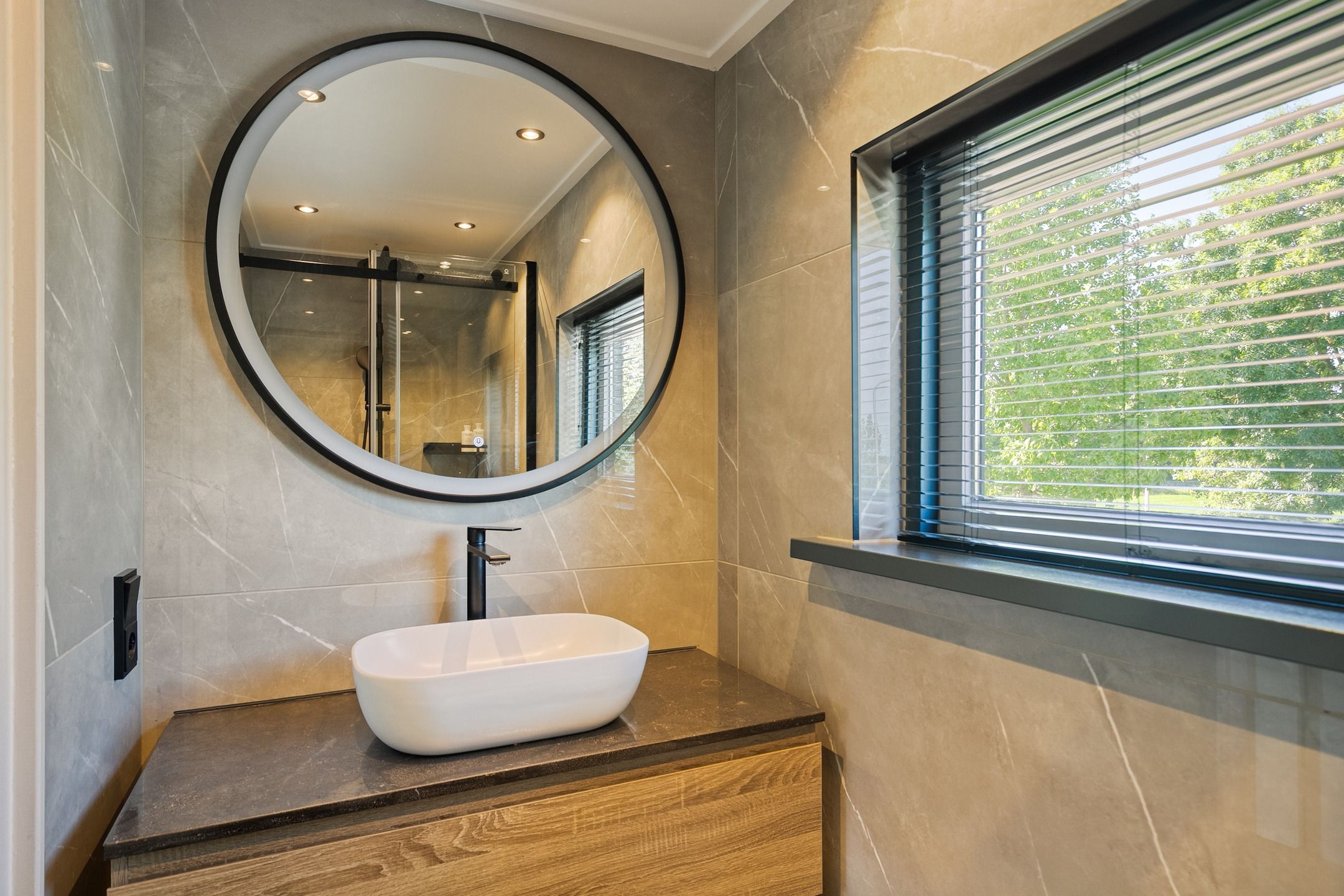 Foto 21 van Burgemeester van der Veenweg 8