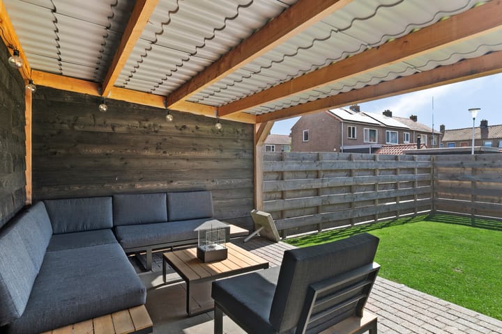 Foto 28 van Burgemeester van der Veenweg 8