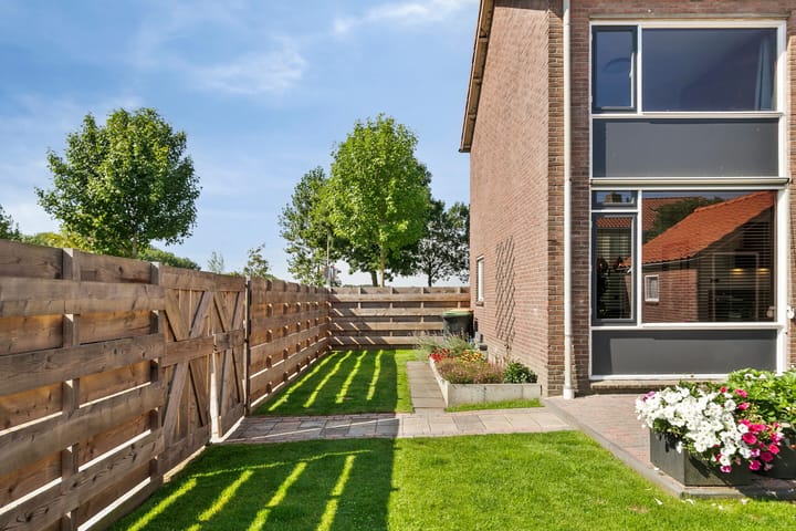 Foto 32 van Burgemeester van der Veenweg 8