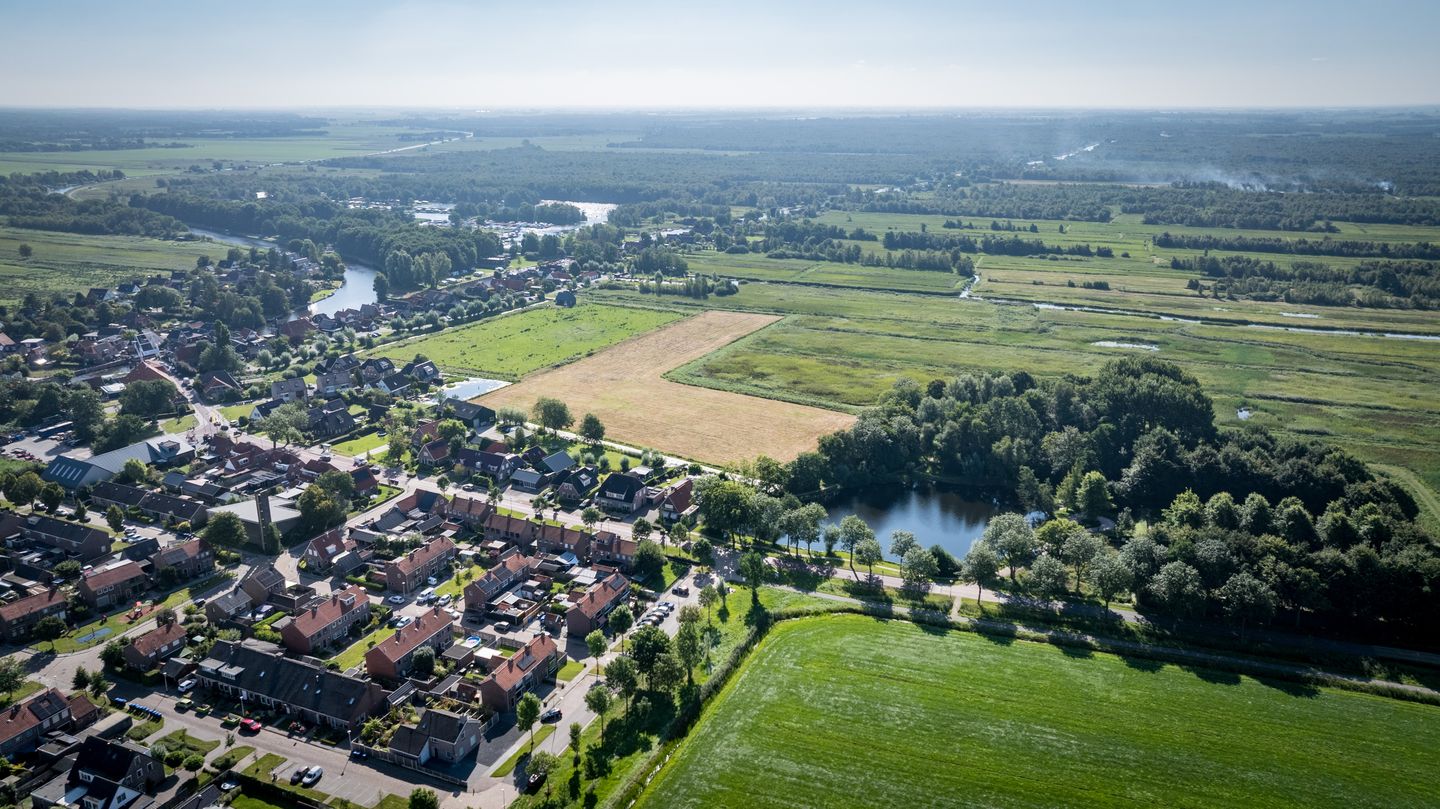 Foto 50 van Burgemeester van der Veenweg 8