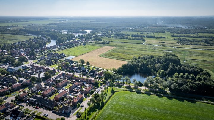 Foto 50 van Burgemeester van der Veenweg 8