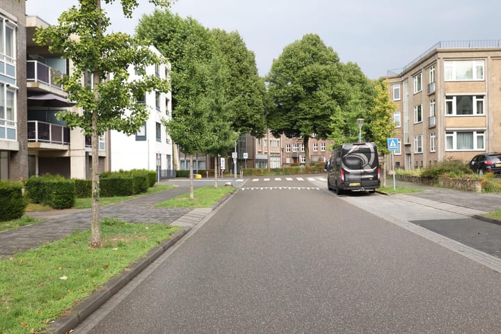 Foto 22 van Bernhardstraat 8