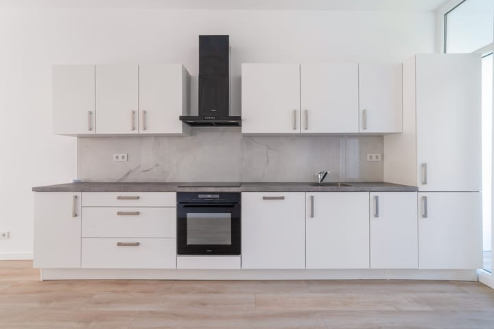 Photo 10 of Maasstraat 226