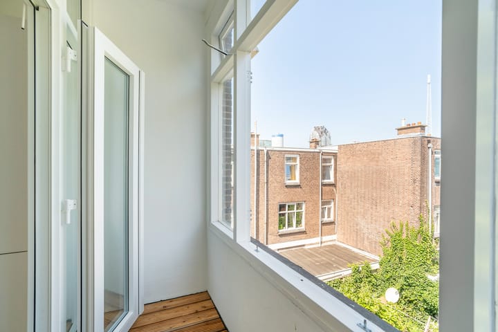 Photo 14 of Maasstraat 226