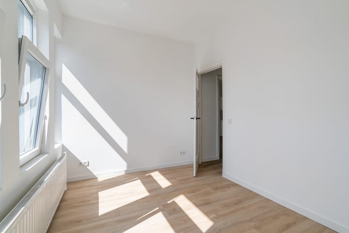 Photo 17 of Maasstraat 226