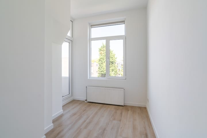 Photo 18 of Maasstraat 226