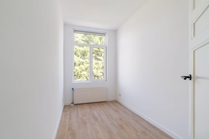 Photo 20 of Maasstraat 226