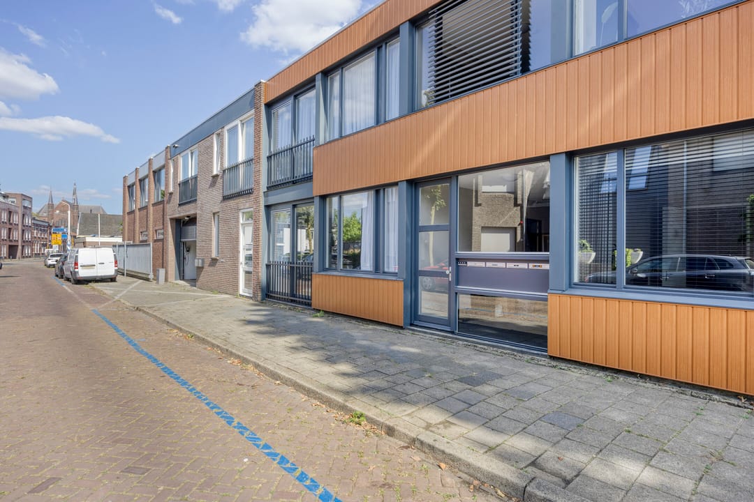 Foto 8 van Baroniestraat 107