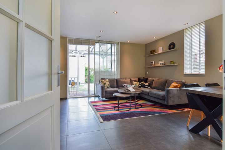 Foto 2 van Van Rijnweg 56