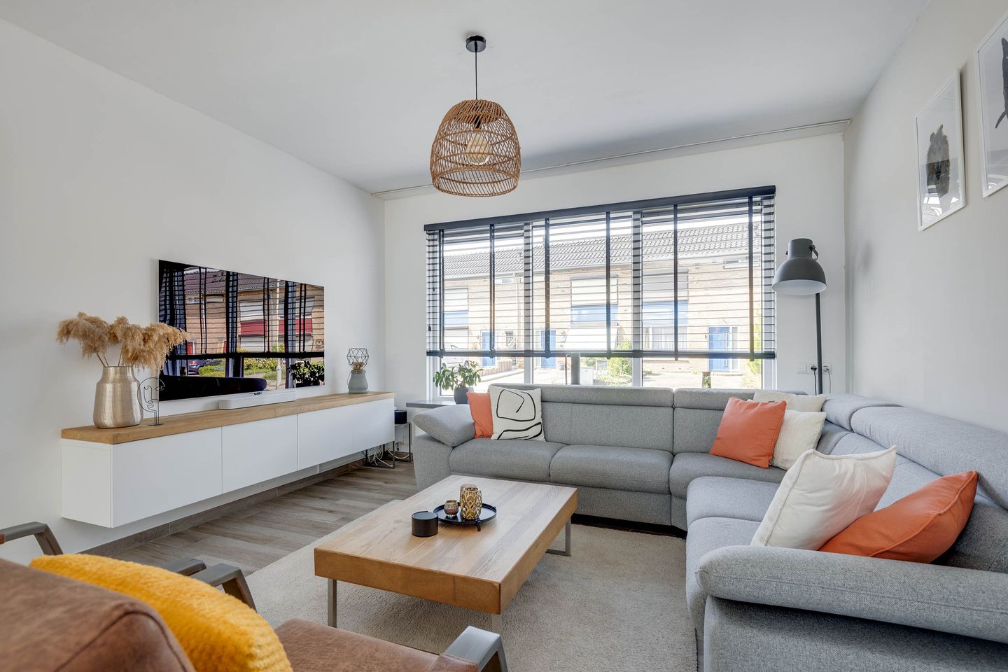 Foto 10 van Dross Roststraat 29