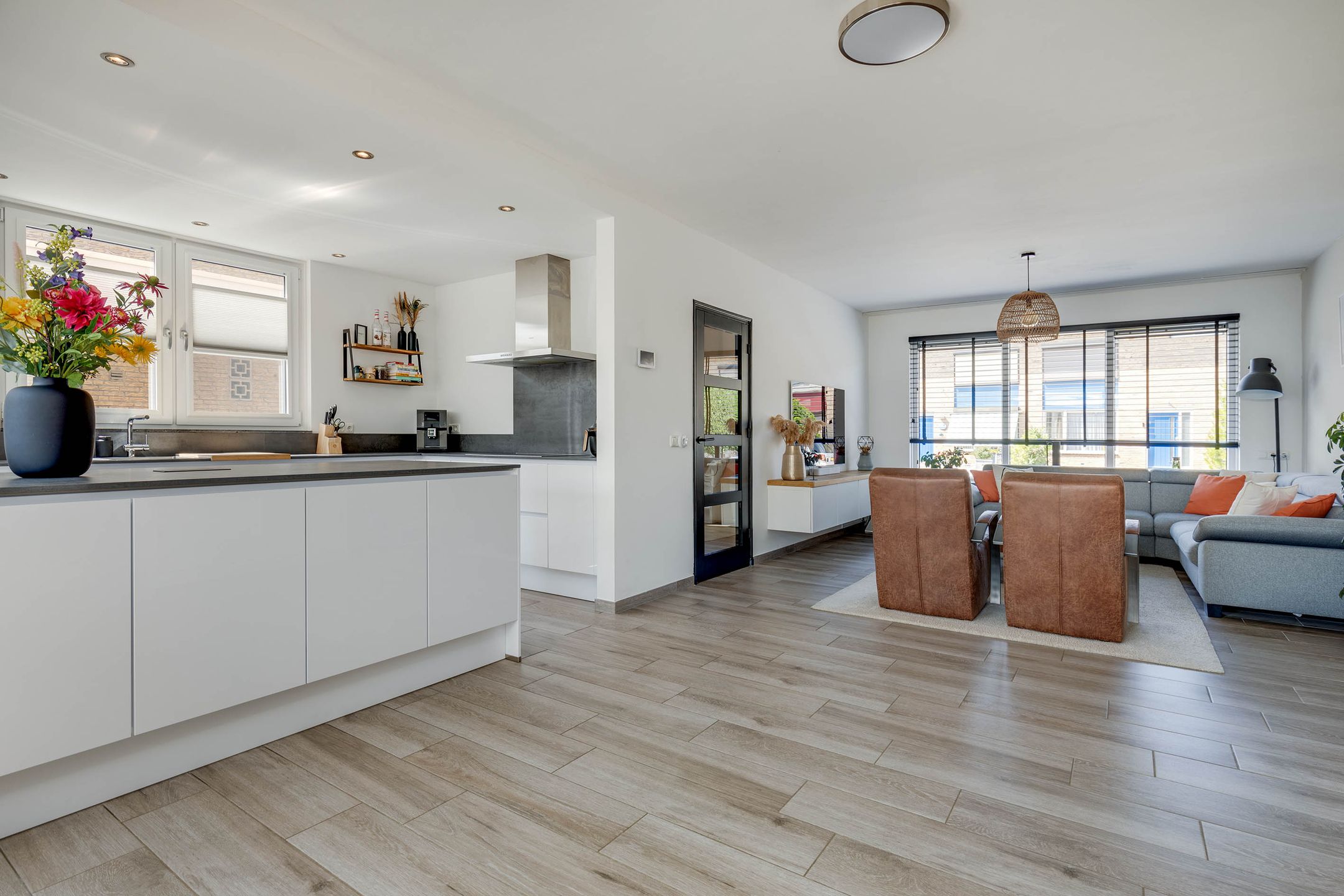 Foto 15 van Dross Roststraat 29