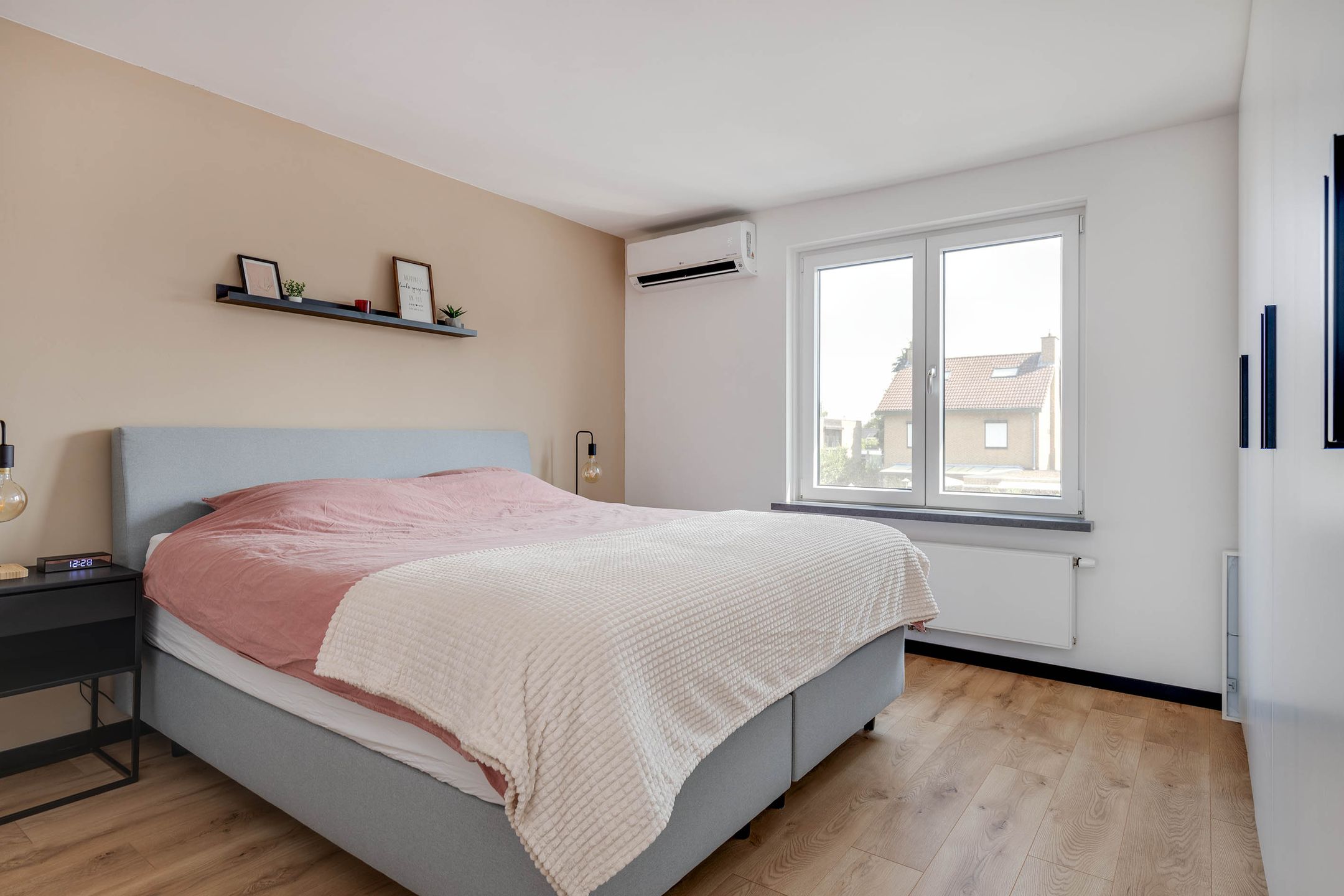 Foto 27 van Dross Roststraat 29