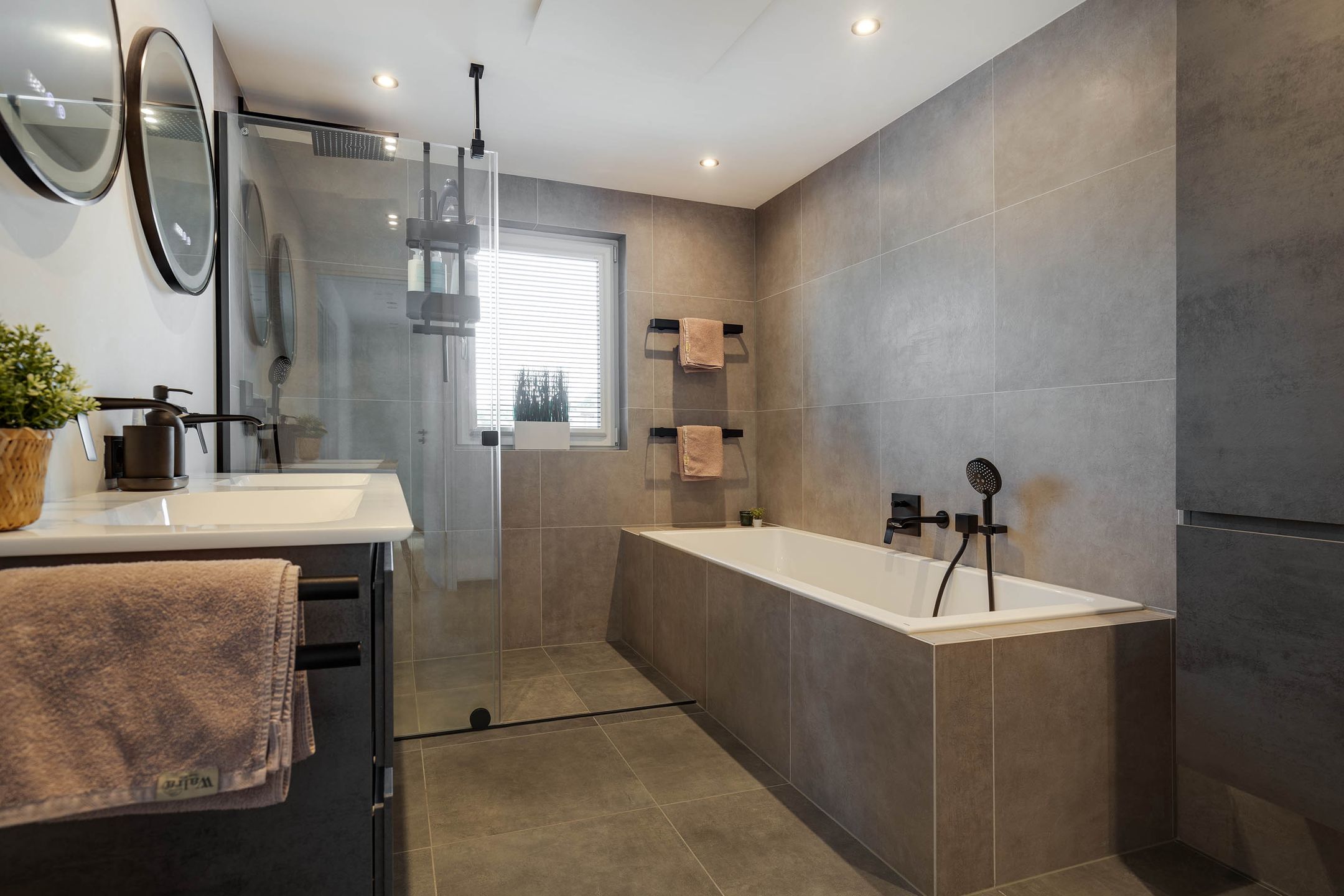 Foto 30 van Dross Roststraat 29