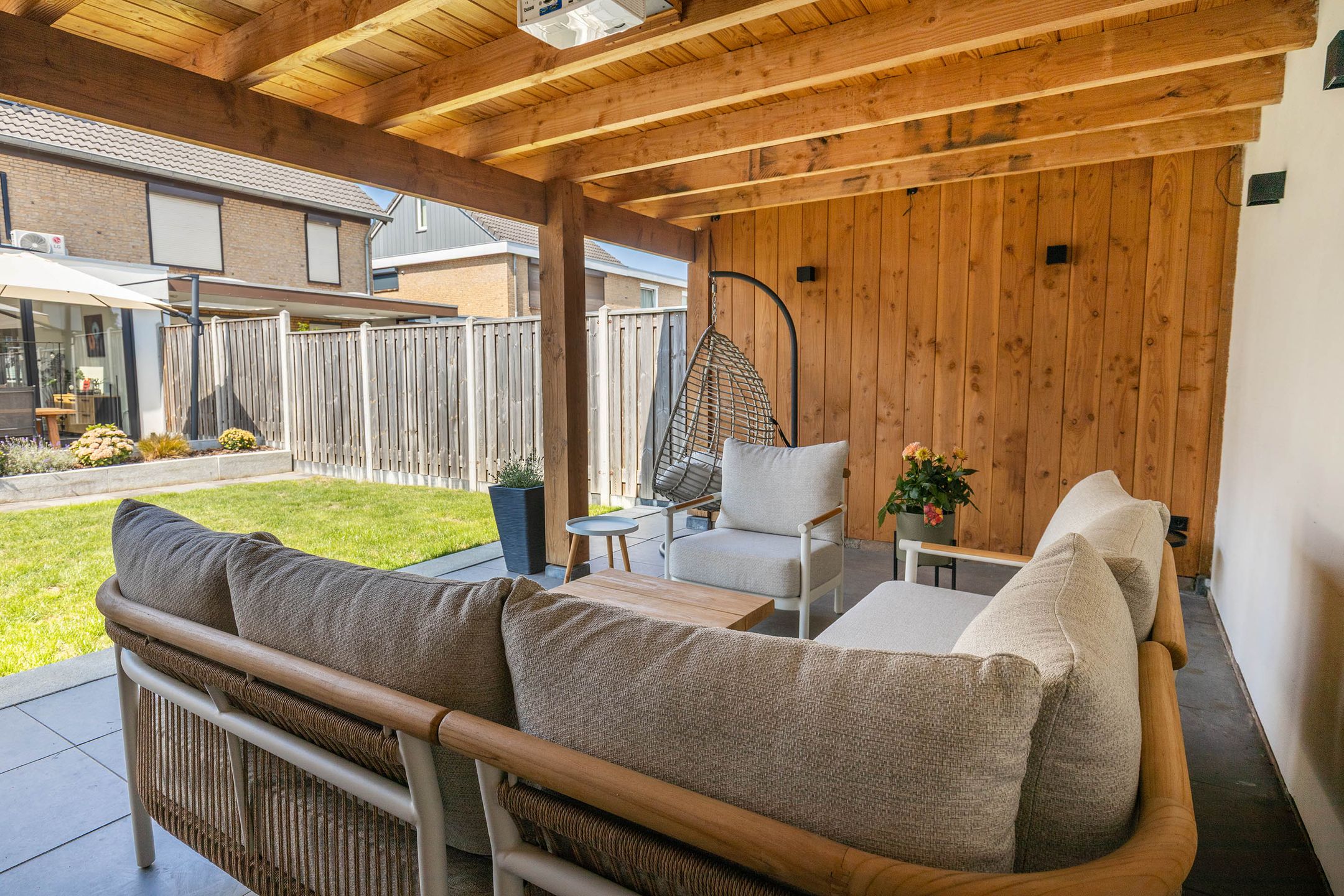 Foto 48 van Dross Roststraat 29