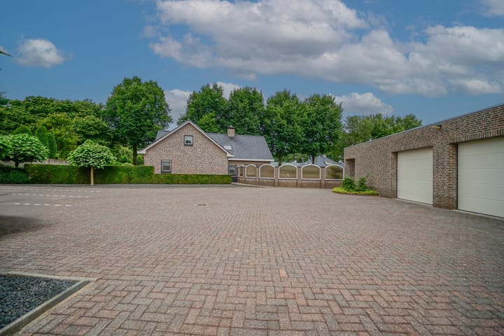 Photo 2 of Sprundelseweg 29-A