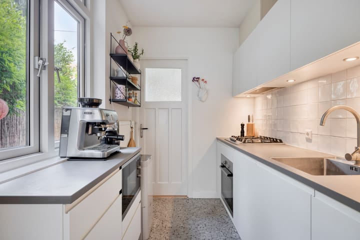 Foto 3 van Van der Hoevenstraat 2