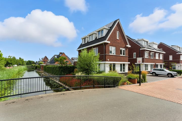 Foto 1 van Raapzaadhof 1