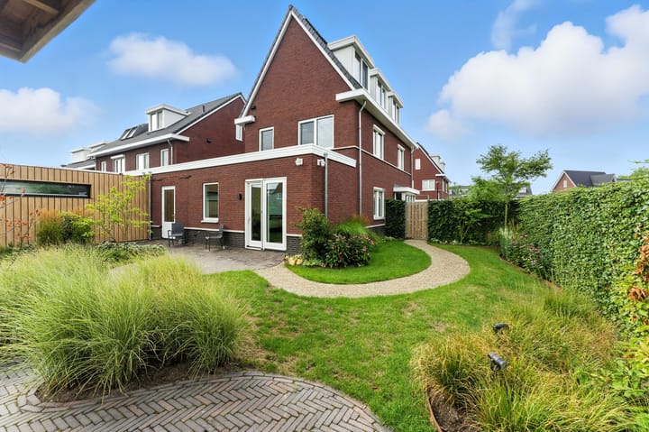 Foto 5 van Raapzaadhof 1