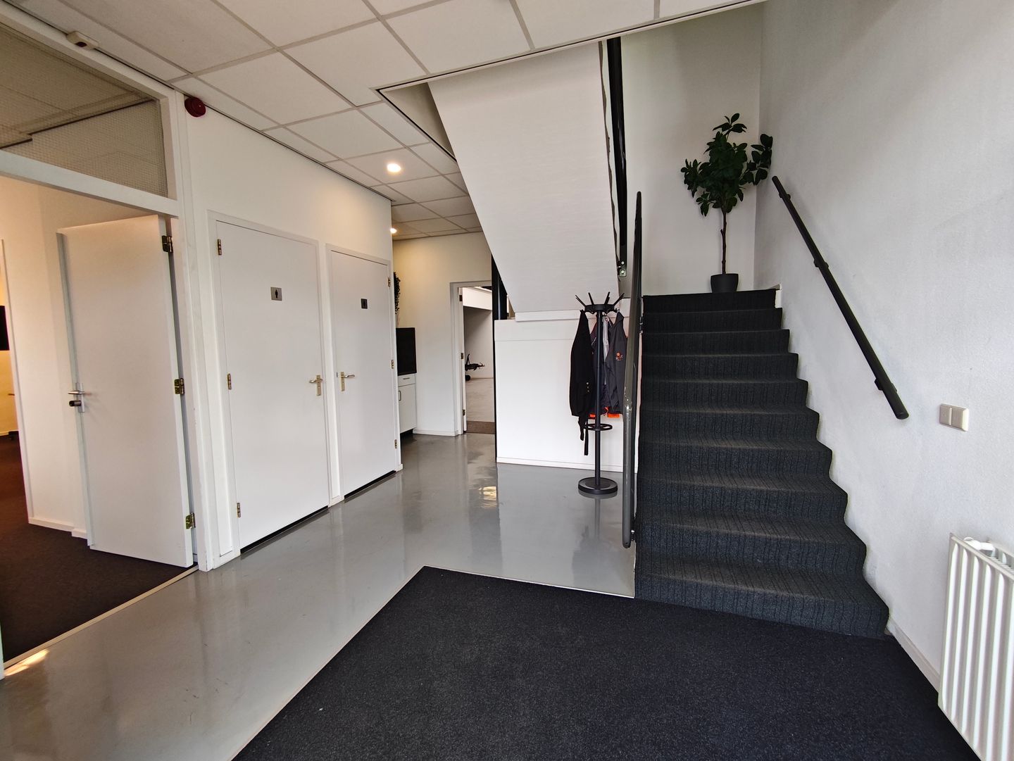 Bekijk foto 4 van Plaza 24-a