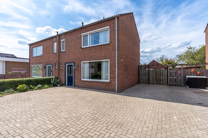 Photo 2 of Nieuwstraat 1-A