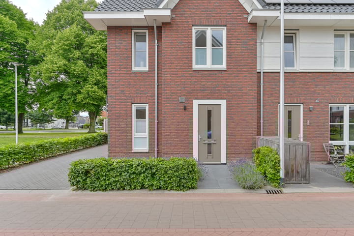 Foto 2 van Menso Altinghof 1