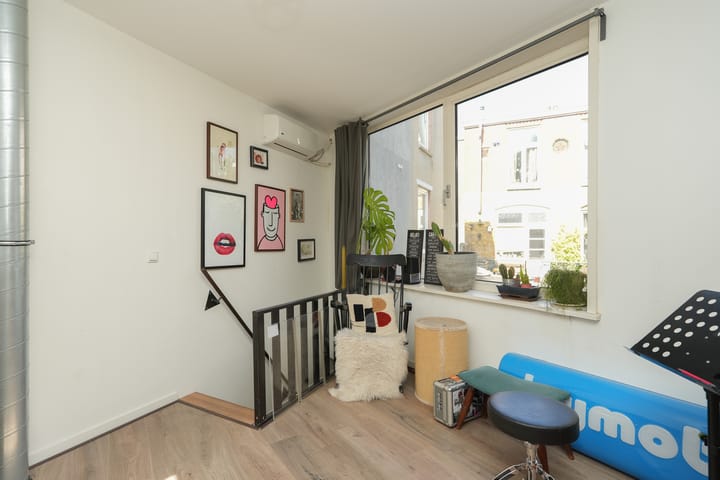 Foto 17 van van Nispenstraat 240