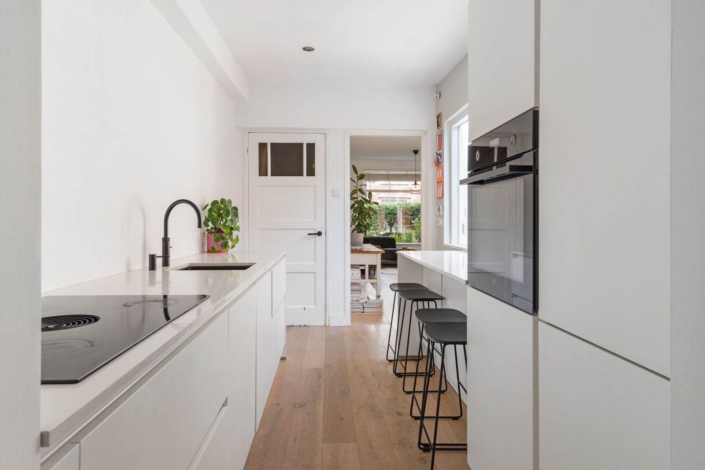 Foto 14 van Valkenierslaan 236