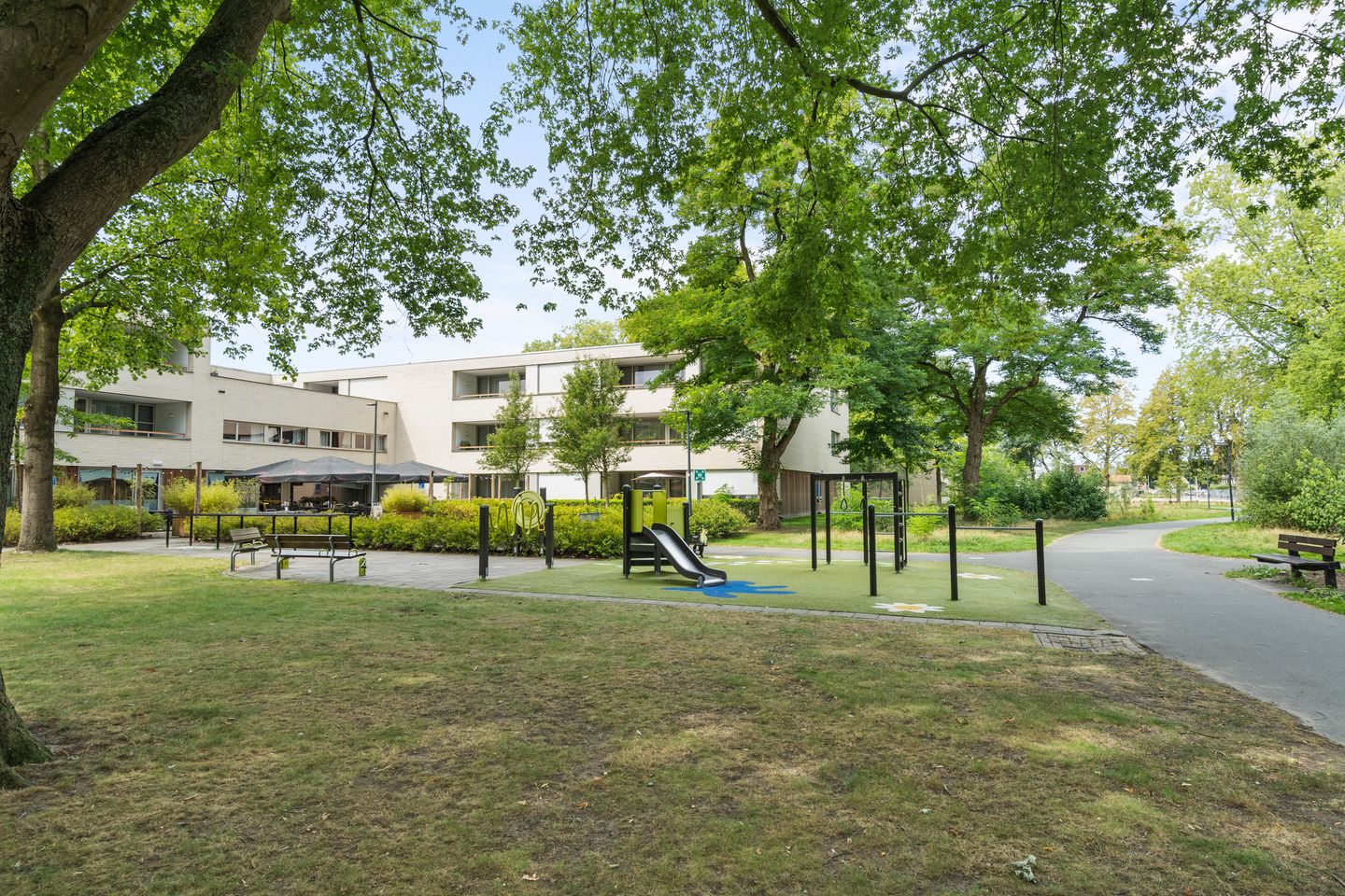 Foto 44 van Valkenierslaan 236