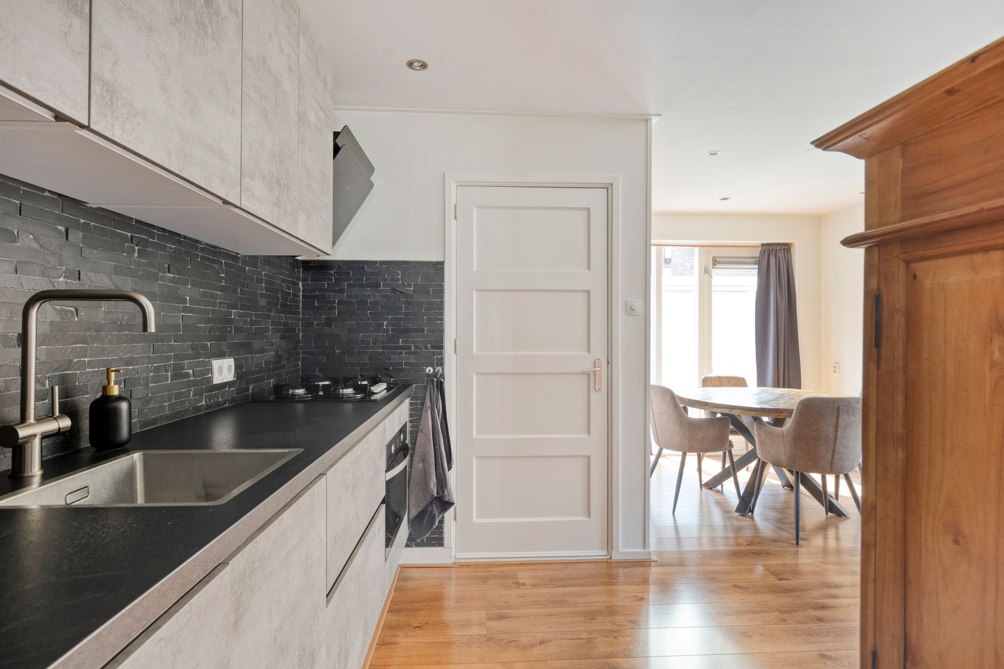 Foto 10 van Schoolstraat 24