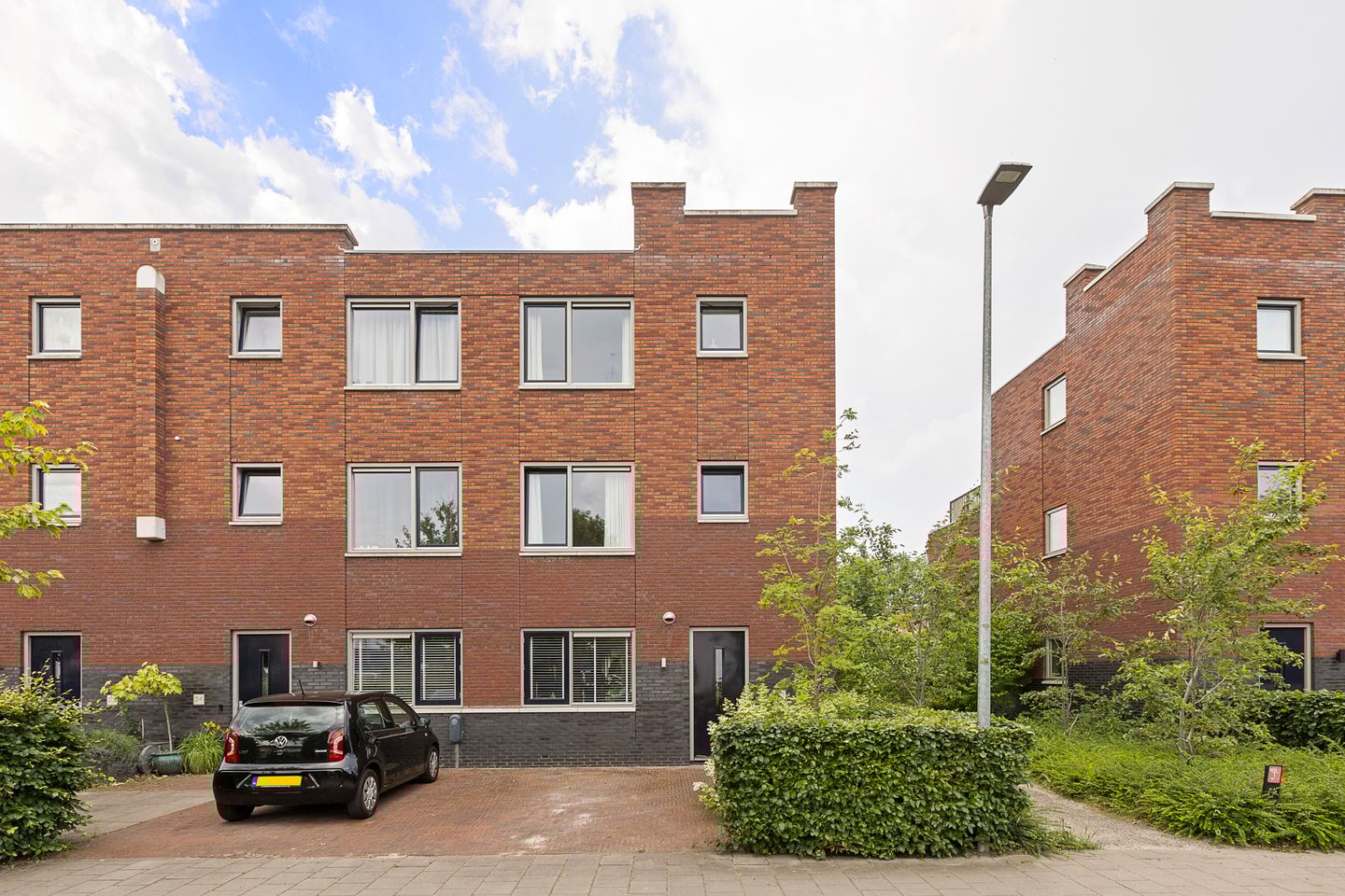 Foto 1 van Antillenstraat 56