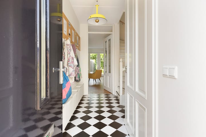 Foto 9 van Antillenstraat 56