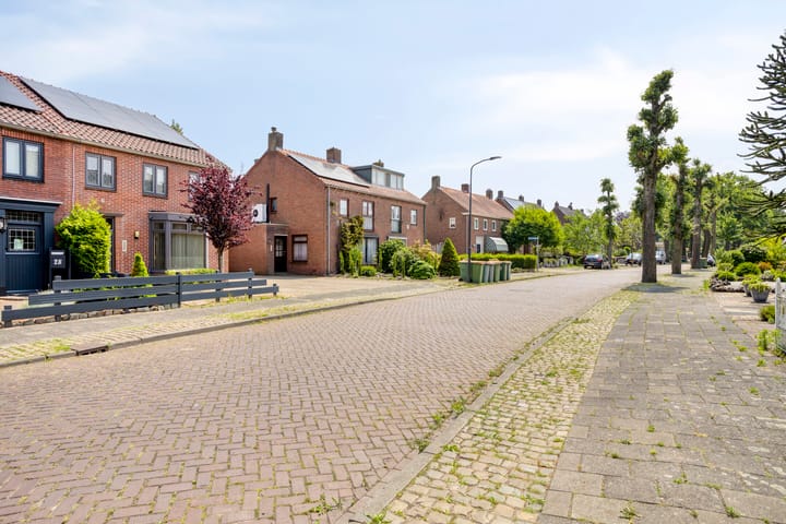 Foto 43 van Moleneindstraat 26