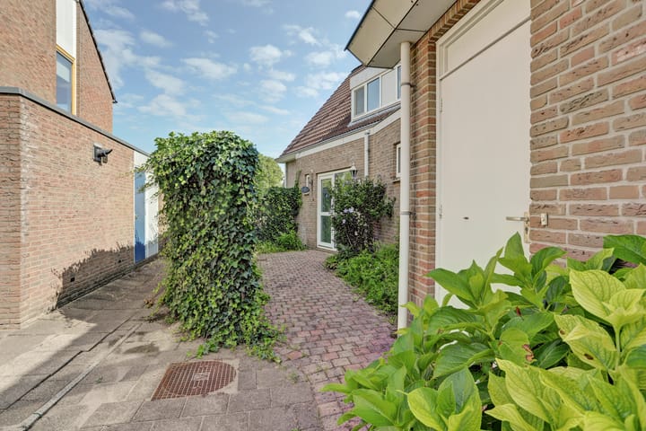 Foto 10 van Beatrixplantsoen 48