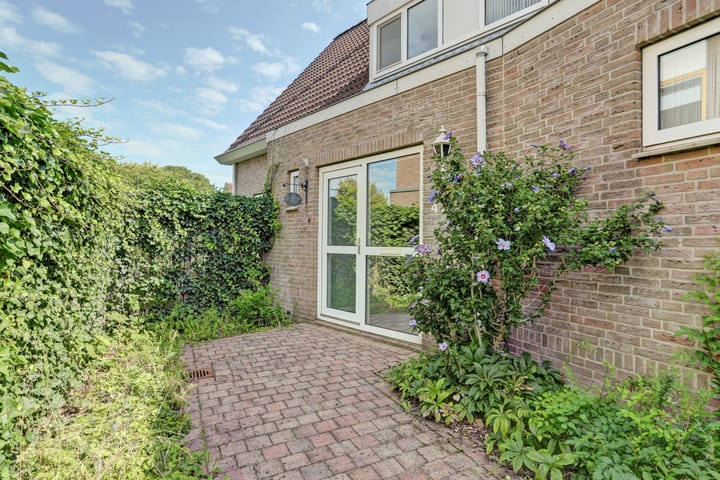 Foto 11 van Beatrixplantsoen 48