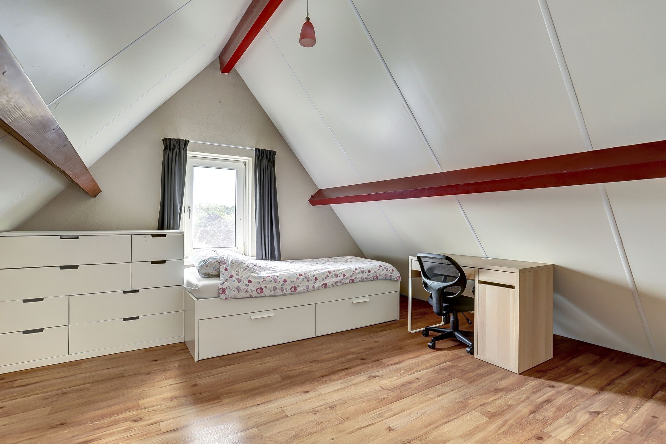 Foto 60 van Beatrixplantsoen 48