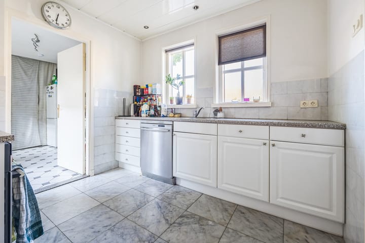 Photo 3 of Beatrixstraat 1