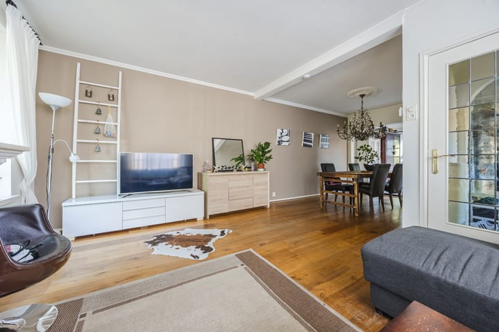 Photo 12 of Beatrixstraat 1