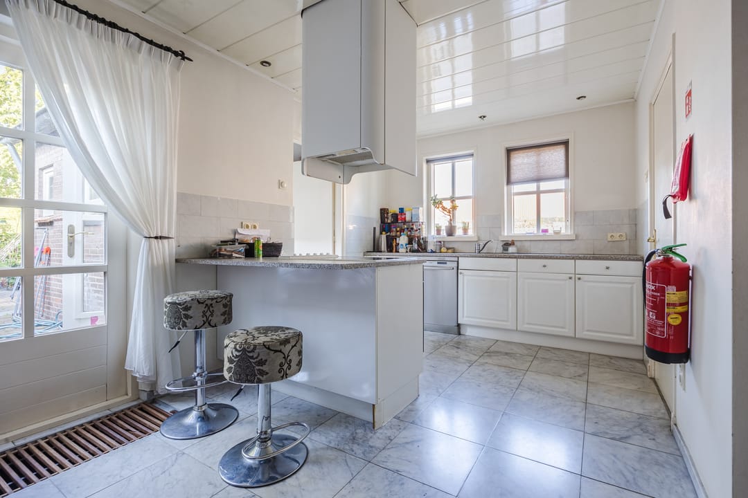 Photo 16 of Beatrixstraat 1