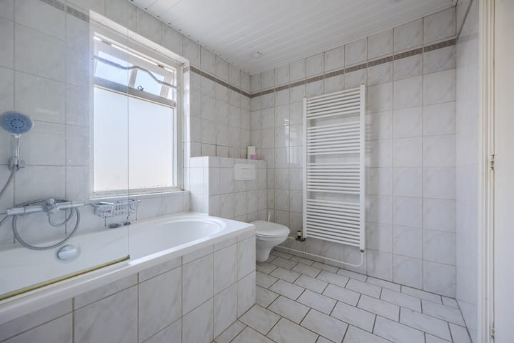 Photo 30 of Beatrixstraat 1