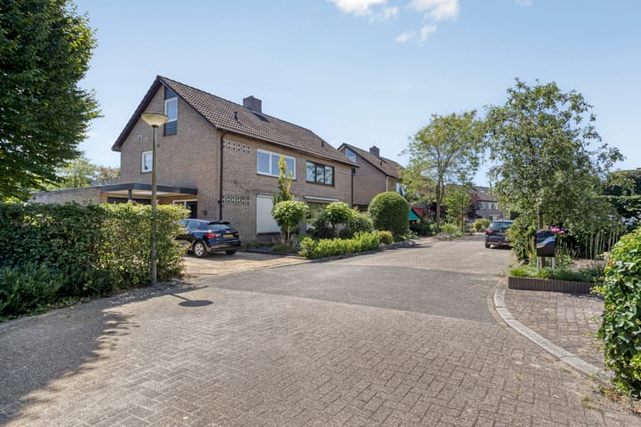 Foto 33 van Azaleastraat 22