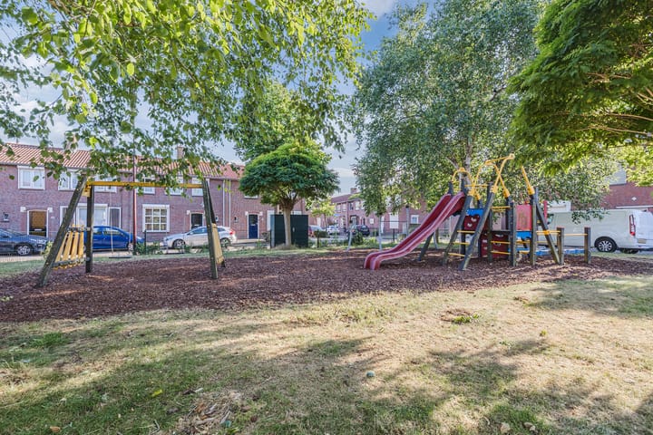 Photo 43 of Beatrixstraat 1