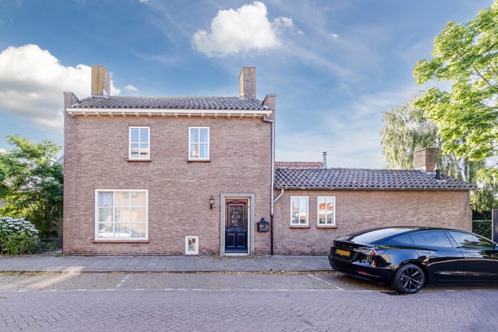 Photo 44 of Beatrixstraat 1