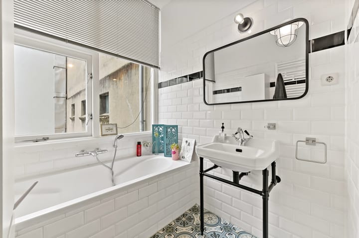 Foto 22 van Van Vollenhovenstraat 60-B01