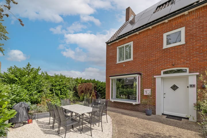 Photo 2 of Catharina van Renneslaan 1