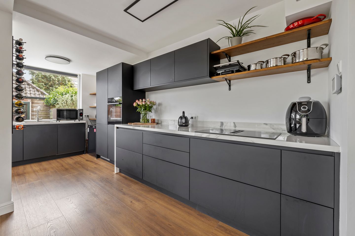 Photo 10 of Catharina van Renneslaan 1