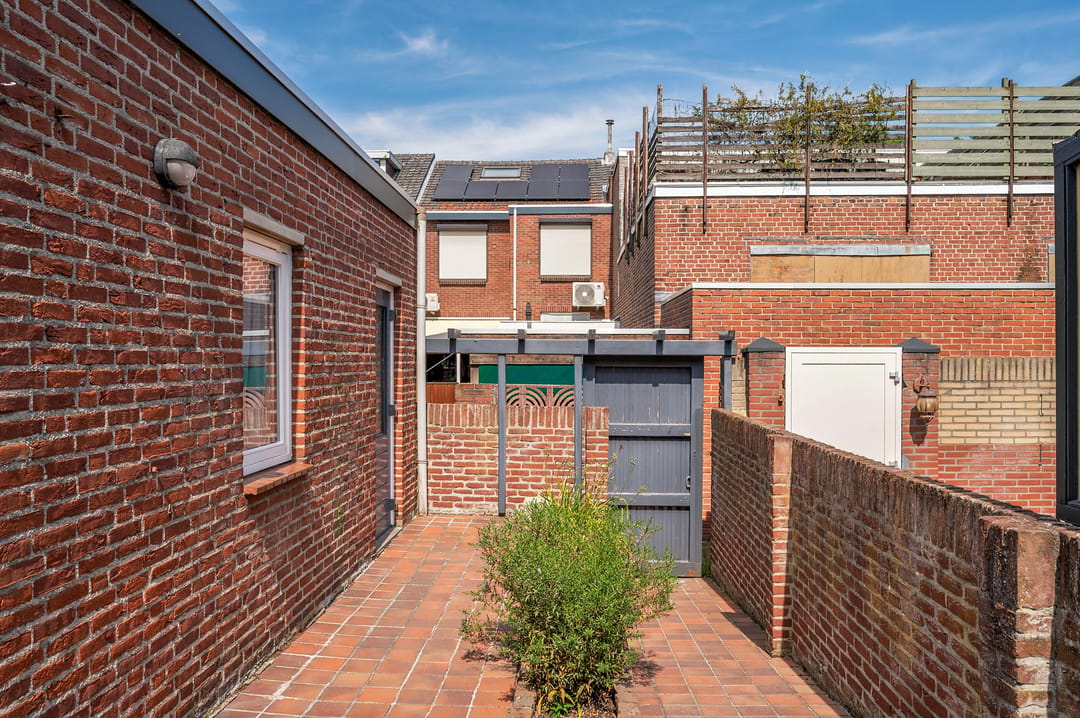 Photo 31 of van Slichtenhorststraat 9