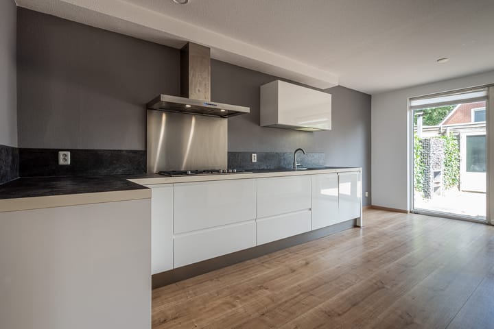 Photo 5 of Dorpshuisweg 8-A