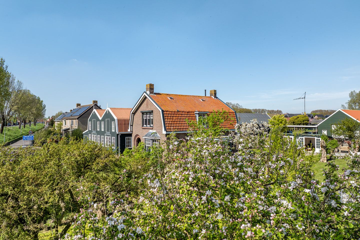 View photo 2 of Molendijk 57