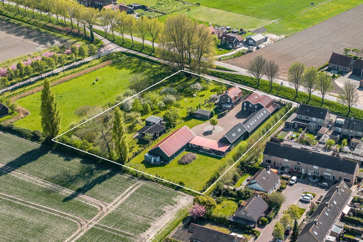 View photo 3 of Molendijk 57