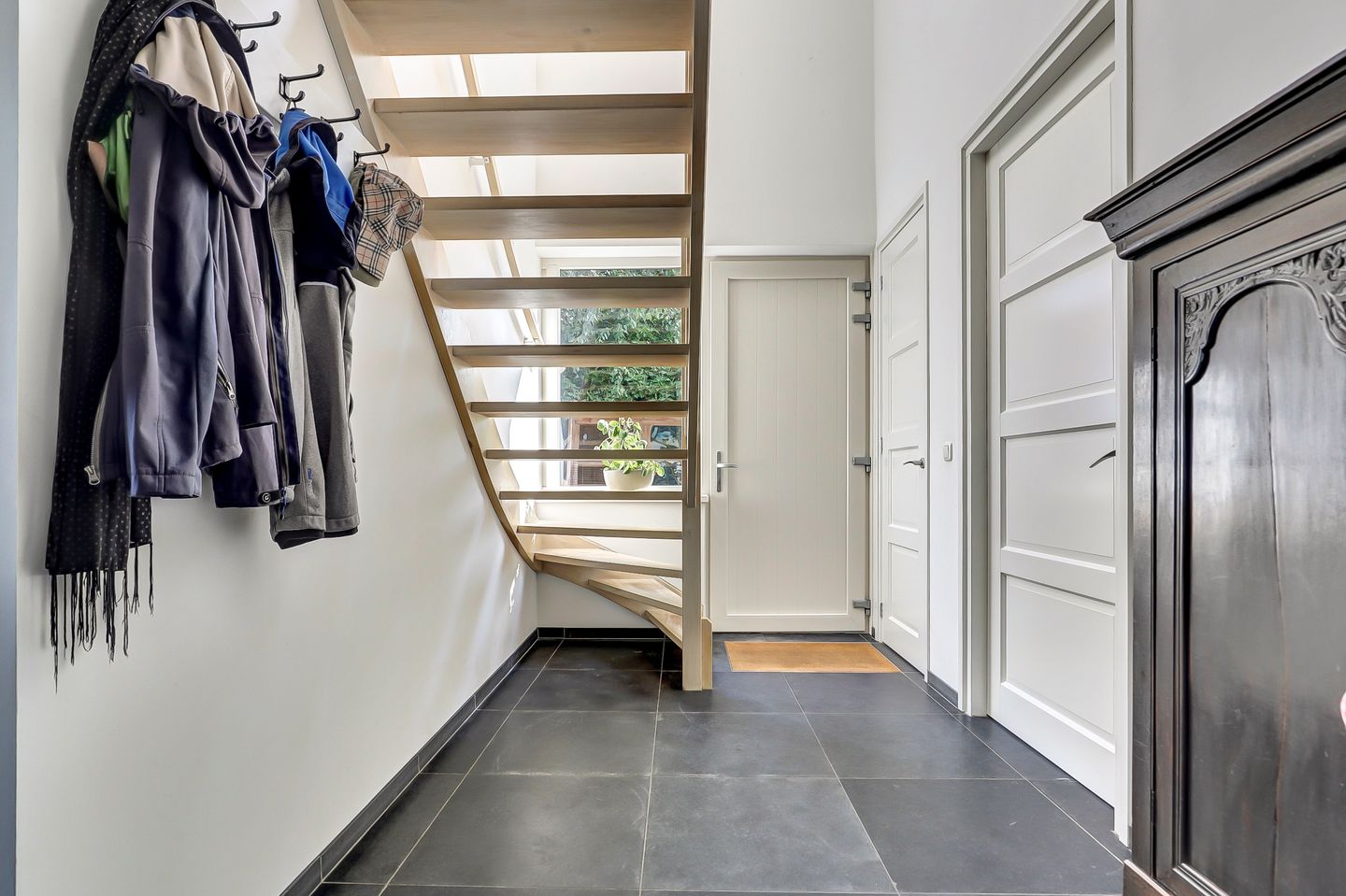 Photo 5 of Weegbree 3